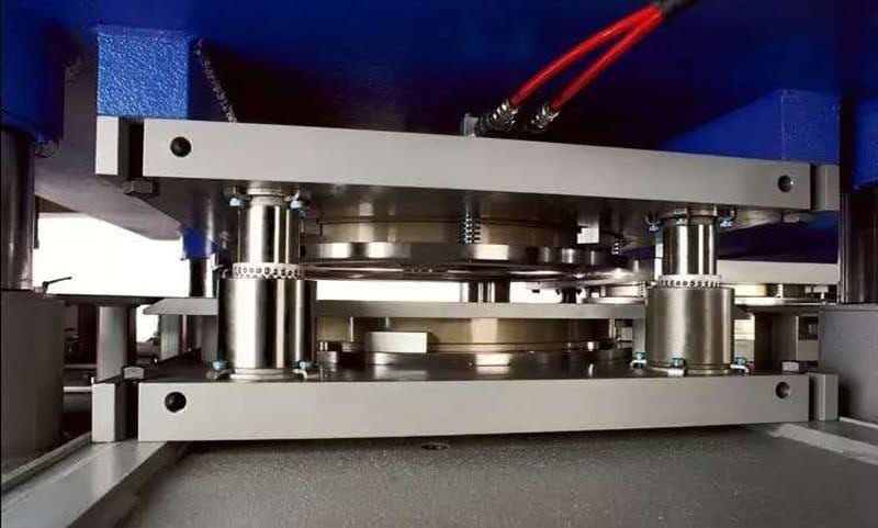 Khuôn đột dập - hình 2 – Cơ khí An Thạnh Phú