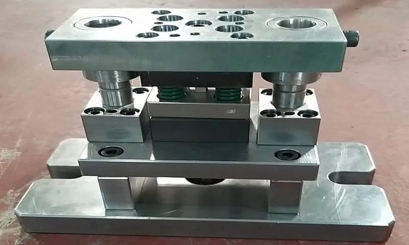 Gia công khuôn đột dập chính xác